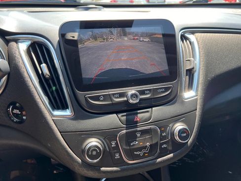 Used 2016 Chevrolet Malibu LT image 18