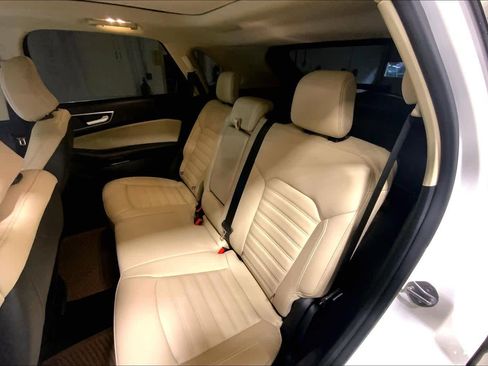 Used 2024 Ford Edge SEL w/ Convenience Package image 20