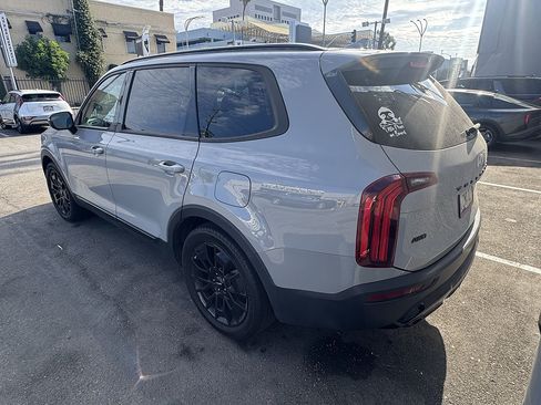Used 2022 Kia Telluride EX w/ EX Premium Package AWD/4WD image 3