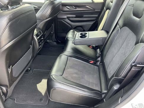Certified 2024 Jeep Grand Cherokee Altitude AWD/4WD image 27