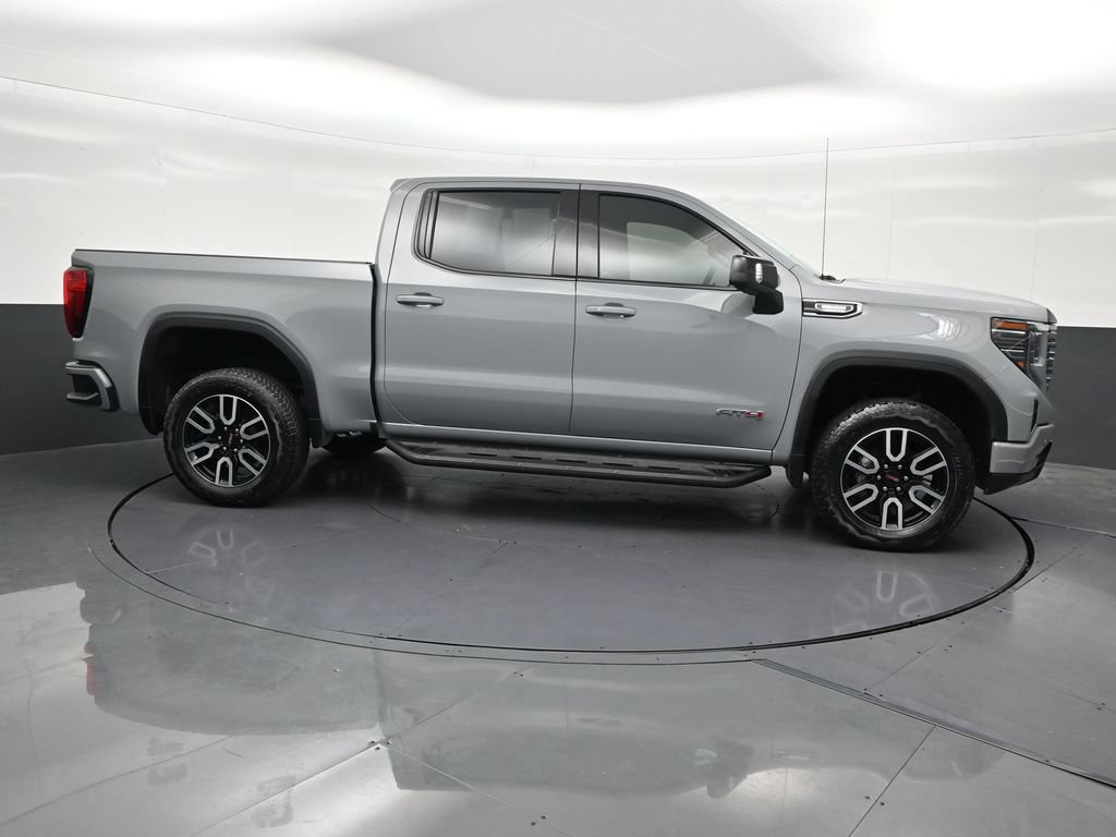 Used 2025 GMC Sierra 1500 AT4 w/ AT4 Premium Package AWD/4WD image 7