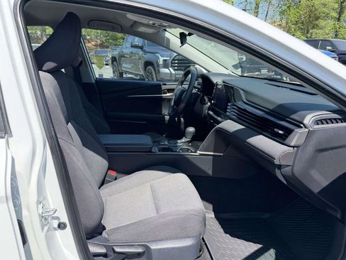 Used 2025 Toyota Camry LE image 12