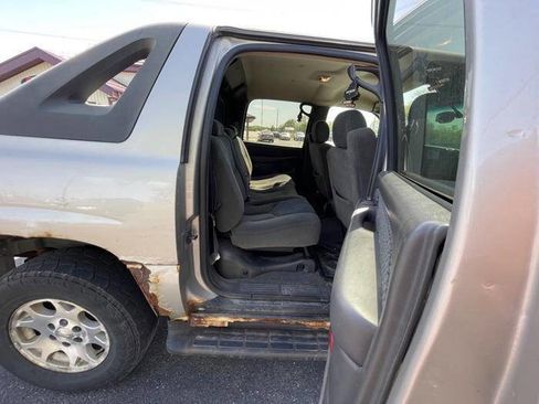 Used 2004 Chevrolet Avalanche Z71 w/ Preferred Equipment Group AWD/4WD image 27