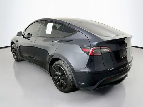 Used 2024 Tesla Model Y Long Range RWD image 8