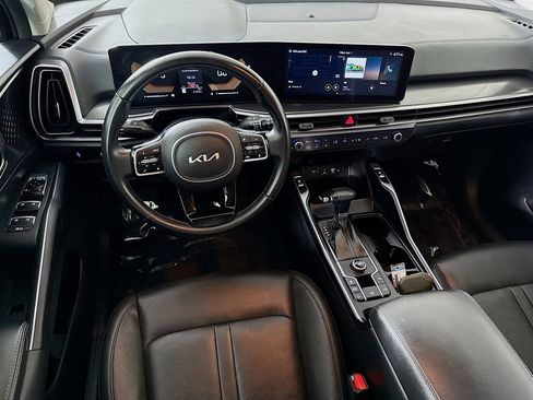 Used 2024 Kia Sorento S image 17