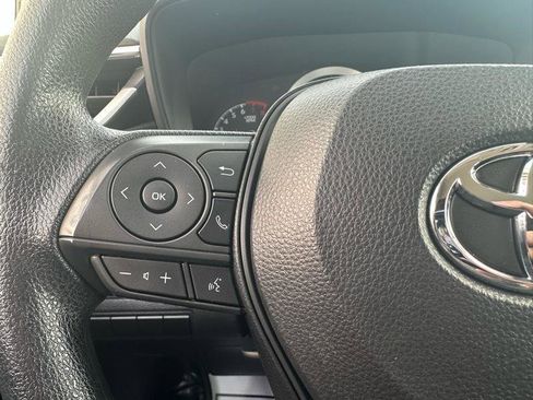 Used 2022 Toyota Corolla LE image 9