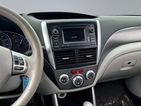 Used 2013 Subaru Forester 2.5X Limited AWD/4WD image 9