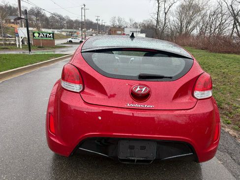 Used 2016 Hyundai Veloster Base w/ Option Group 02 image 8