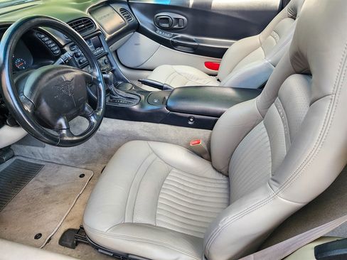 Used 1998 Chevrolet Corvette Coupe w/ Memory Pkg RWD image 19