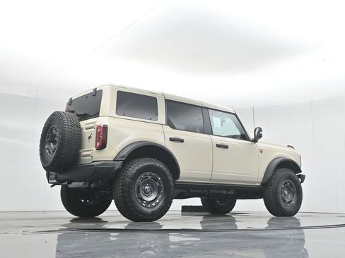New 2025 Ford Bronco Badlands image 46