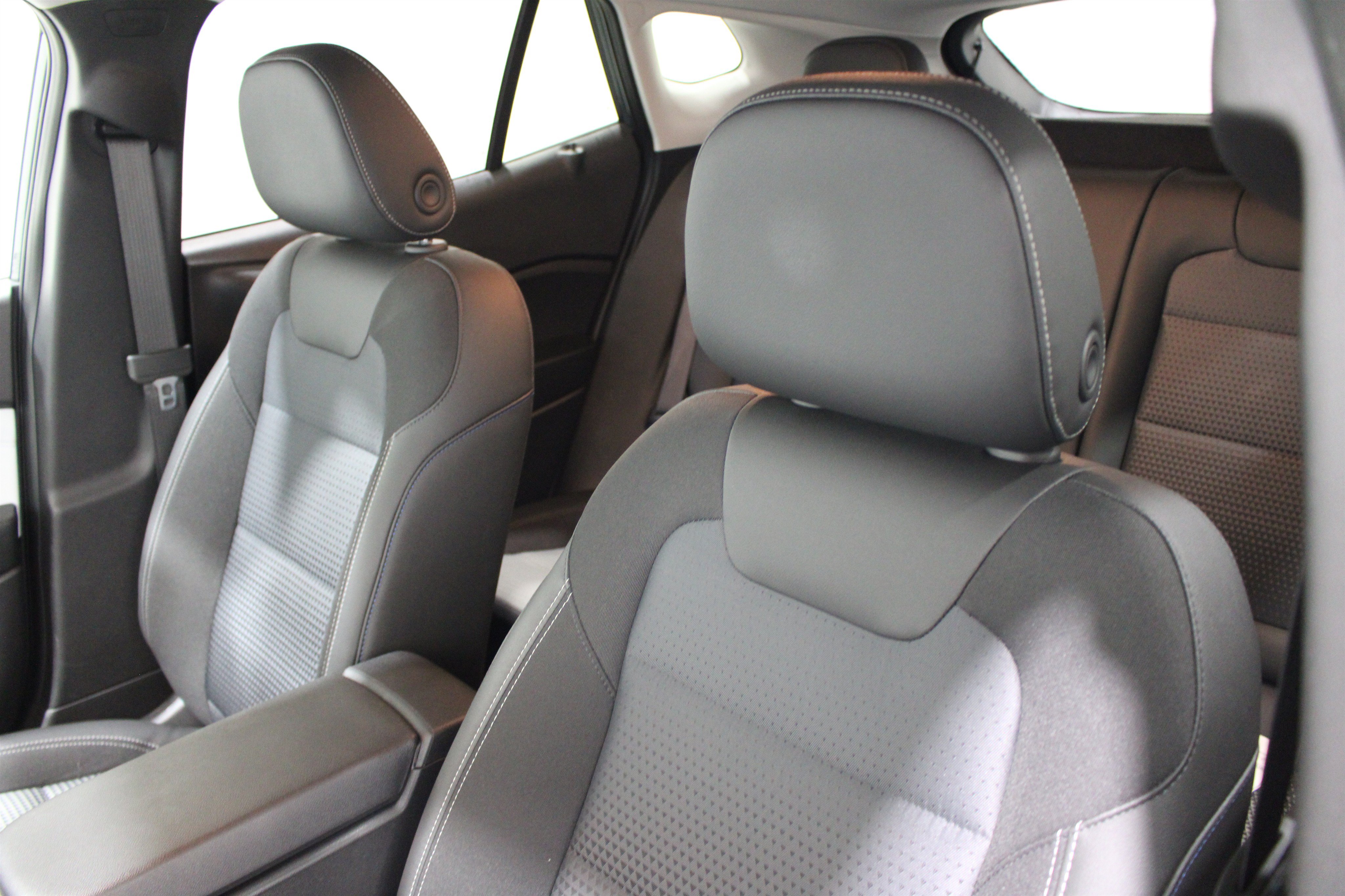 New 2026 Chevrolet Trax LT w/ Driver Confidence Package FWD image 4