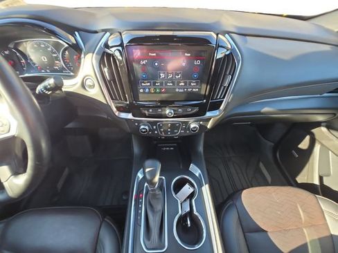Used 2023 Chevrolet Traverse High Country AWD/4WD image 11