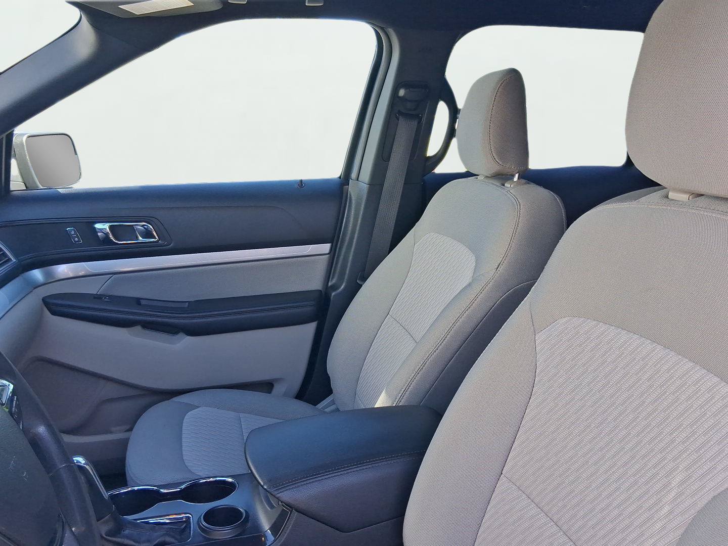 Used 2019 Ford Explorer FWD image 11