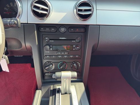 Used 2005 Ford Mustang GT RWD image 13
