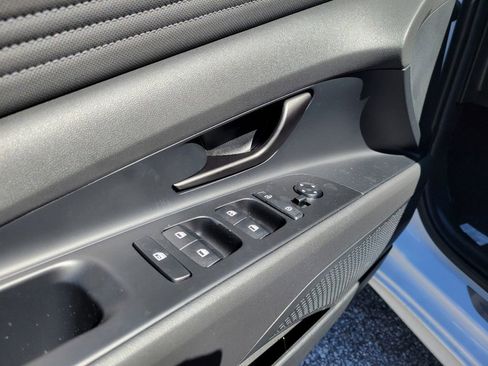 Used 2025 Hyundai Elantra Sport FWD image 8