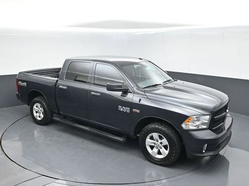 Used 2018 RAM 1500 Express AWD/4WD image 36