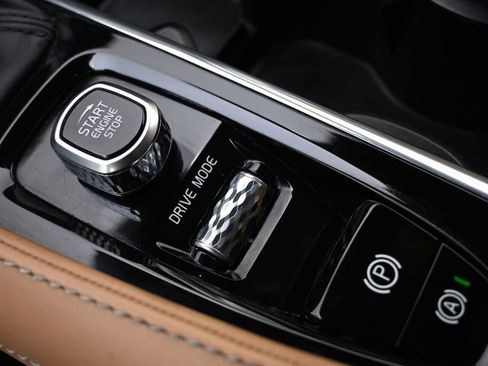 Used 2018 Volvo S90 T6 Inscription w/ Convenience Package AWD/4WD image 33