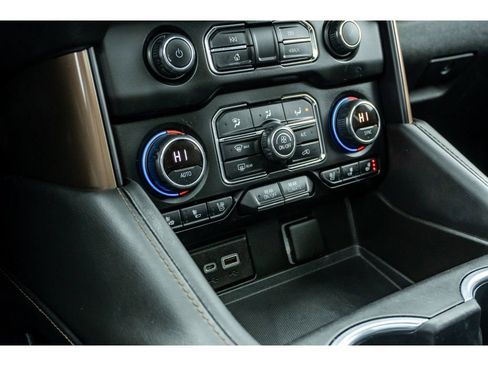 Used 2022 Chevrolet Tahoe High Country w/ Premium Package image 26