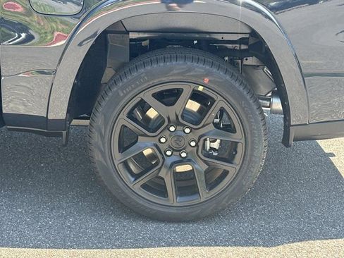 New 2026 RAM 1500 Laramie AWD/4WD image 19