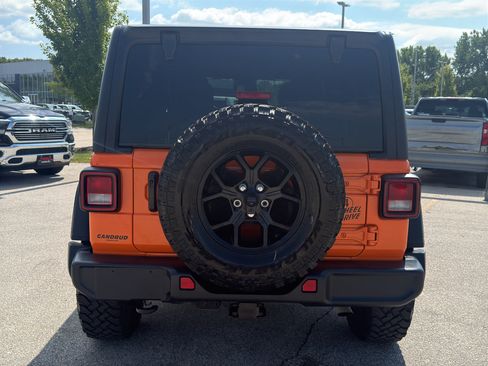 Used 2025 Jeep Wrangler Unlimited Sport AWD/4WD image 7