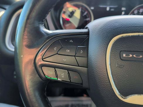 Used 2019 Dodge Challenger SXT image 23