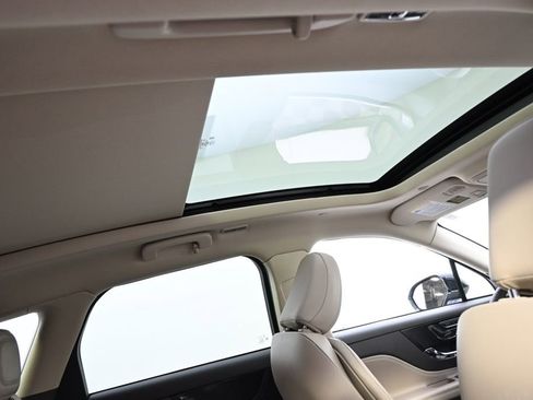 Used 2022 Lincoln Corsair AWD w/ Premium Package image 17