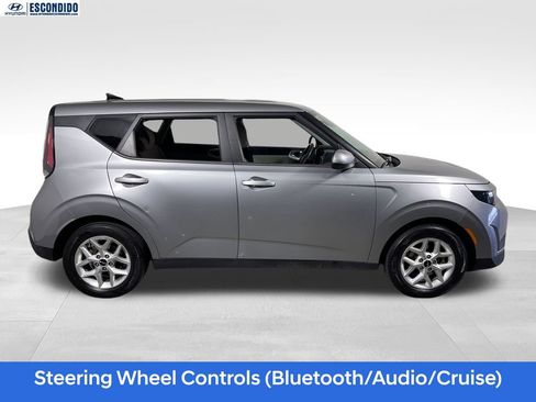 Used 2023 Kia Soul LX w/ LX Technology Package FWD image 6