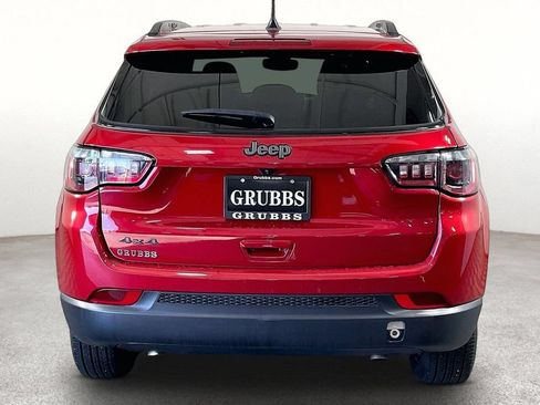 Used 2025 Jeep Compass Latitude w/ Altitude Special Edition AWD/4WD image 6