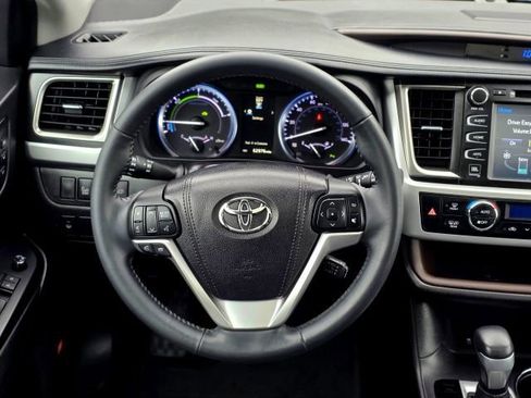Used 2016 Toyota Highlander Limited Platinum image 12