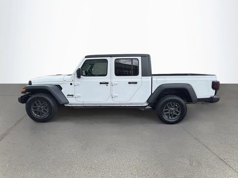 Used 2025 Jeep Gladiator Sport AWD/4WD image 7