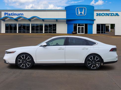 Used 2025 Honda Accord Touring image 3