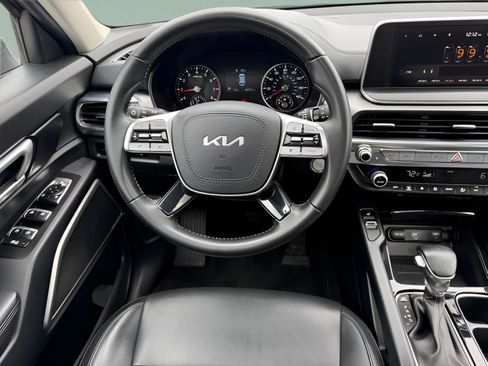Used 2022 Kia Telluride S FWD image 12