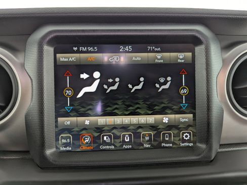 Used 2021 Jeep Wrangler Sport image 23