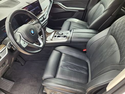 Used 2025 BMW X7 xDrive40i AWD/4WD image 13