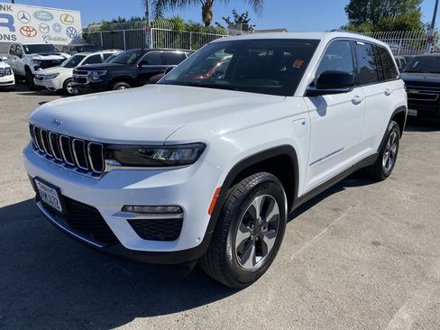 Used 2023 Jeep Grand Cherokee 4WD 4xe w/ Luxury Tech Group II image 2