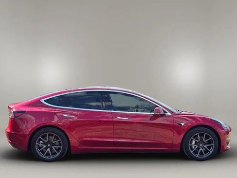 Used 2018 Tesla Model 3 image 4