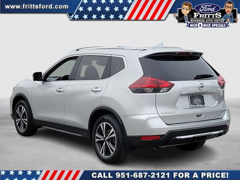 Used 2019 Nissan Rogue SV w/ Premium Package FWD image 3