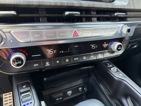 Used 2025 Kia Telluride SX AWD/4WD image 10