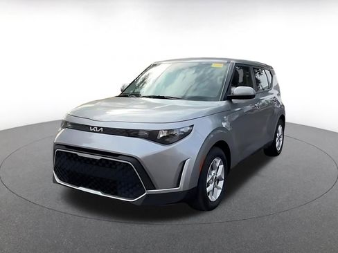 Used 2025 Kia Soul LX w/ LX Technology Package image 6