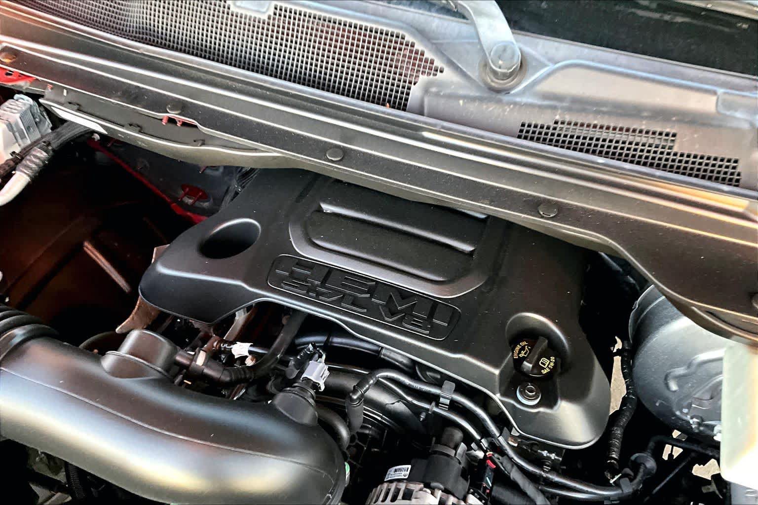 Used 2019 RAM 1500 Laramie RWD image 32