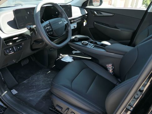 New 2025 Kia EV6 Wind image 11