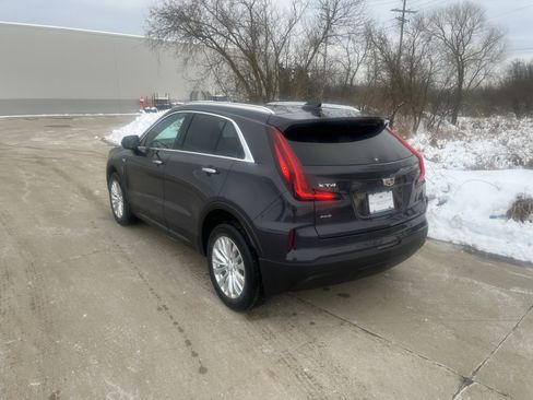 Used 2024 Cadillac XT4 Luxury w/ Cold Weather Package image 4