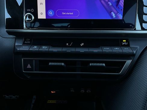 Used 2025 Toyota Camry SE image 27