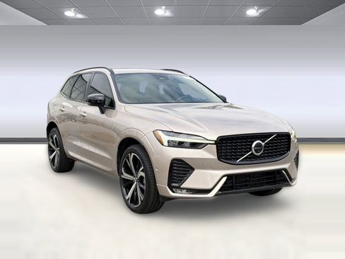 Used 2023 Volvo XC60 B5 Ultimate w/ Protection Package Premier image 7