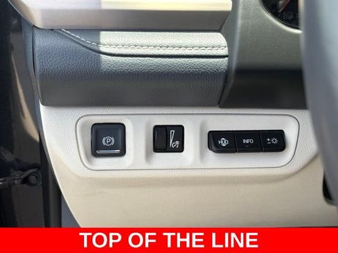 Used 2022 GMC Acadia Denali w/ Denali Ultimate Package FWD image 21