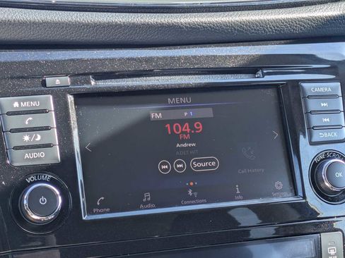 Used 2018 Nissan Rogue SV AWD/4WD image 29