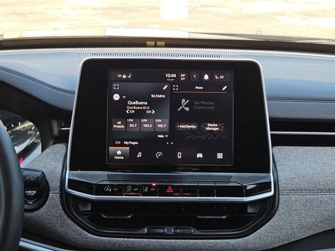 Used 2025 Jeep Compass Latitude w/ Sun & Sound Group AWD/4WD image 20