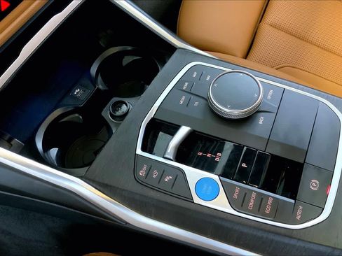 Used 2023 BMW i4 eDrive40 RWD image 16