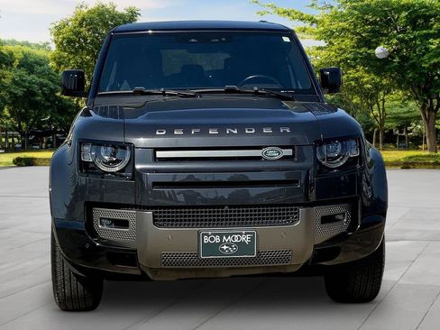 Used 2021 Land Rover Defender 110 X-Dynamic HSE AWD/4WD image 2