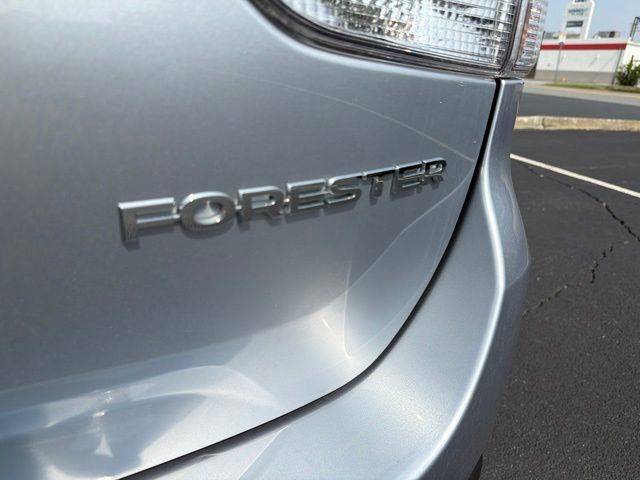 Used 2023 Subaru Forester Premium AWD/4WD image 32